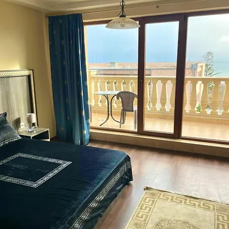 Elegant 1br With Balcony In Argisht Palace By Flat Mаnаger Апартаменты Варна