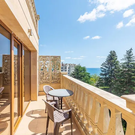 Elegant 1br With Balcony In Argisht Palace By Flat Mаnаger Апартаменты