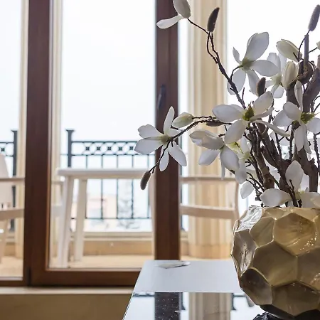 Elegant 1br With Balcony In Argisht Palace By Flat Mаnаger *